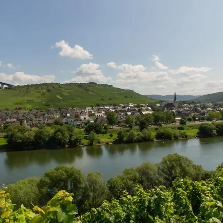 Moselhaus Bed and Breakfast